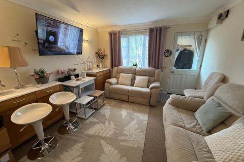 1 bedroom ground floor maisonette for sale, Dunstable, Bedfordshire LU5