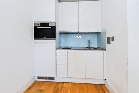 Studio for sale, High Street, Slough