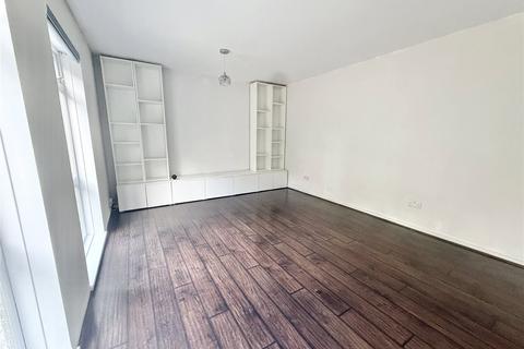 4 bedroom end of terrace house to rent, Holders Lane, Birmingham B13