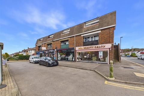 Kingswood Avenue, South Croydon CR2