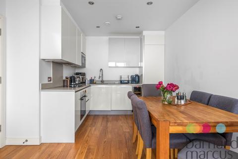 2 bedroom flat for sale, Regents Park Road, London