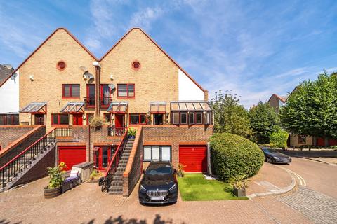 2 bedroom flat for sale, Bywater Place, Surrey Quays, London, SE16
