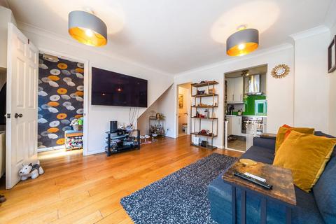 2 bedroom flat for sale, Bywater Place, Surrey Quays, London, SE16
