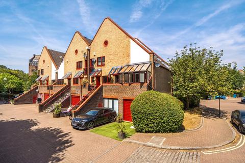 2 bedroom flat for sale, Bywater Place, Surrey Quays, London, SE16