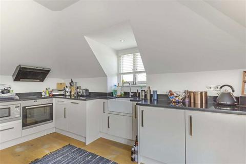 1 bedroom flat to rent, Langdon Park, Teddington TW11