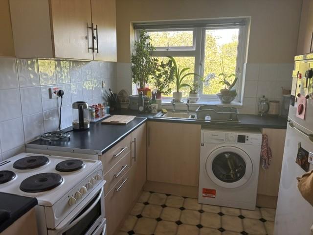 Apartment in Birmingham, Sutton Coldfield - View 2