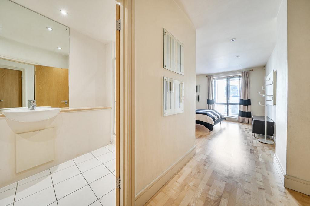 En suite bedroom, en suite