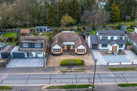 4 bedroom detached bungalow for sale, Rayleigh Avenue, Leigh-on-sea SS9