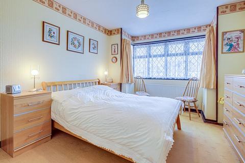 4 bedroom detached bungalow for sale, Rayleigh Avenue, Leigh-on-sea SS9