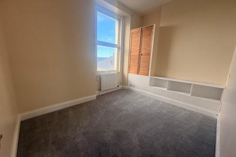2 bedroom flat to rent, Embankment Road, PLYMOUTH