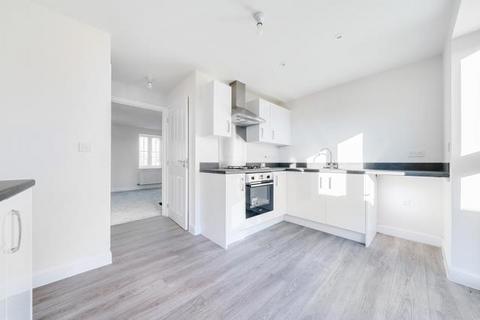 2 bedroom semi-detached house to rent, Wisbech Road, Bicester, OX26