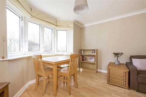 2 bedroom apartment to rent, Varsity Drive, Twickenham