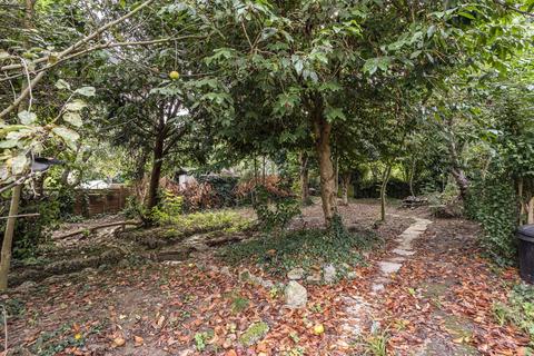 3 bedroom flat for sale, Franklin Road, Penge, Greater London, SE20