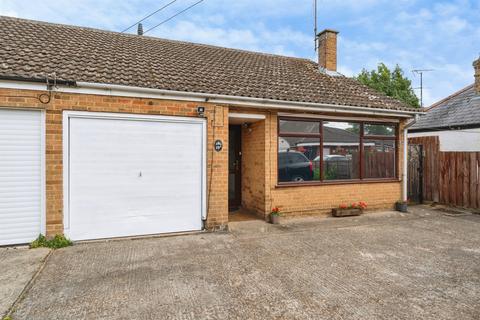 3 bedroom semi-detached bungalow for sale, Robingoodfellows Lane, March
