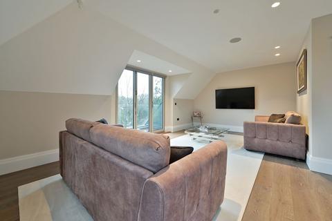 2 bedroom penthouse for sale, Elizabeth Grove, Heathbourne Road, Bushey, Bushey Heath, WD23