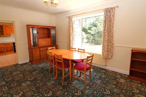 4 bedroom bungalow for sale, Green Acre, Spittal, Haverfordwest