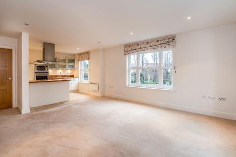 3 bedroom flat to rent, St Agnes Place, Chichester, PO19