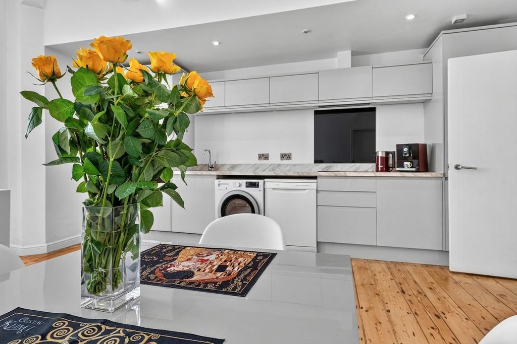Apartment in Nottingham - View 5