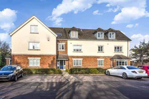 2 bedroom flat to rent, Buckingham Road, Bicester, OX26