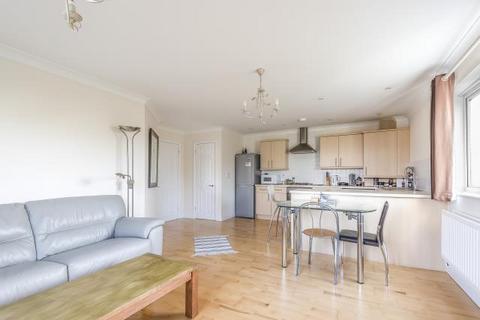 2 bedroom flat to rent, Buckingham Road, Bicester, OX26