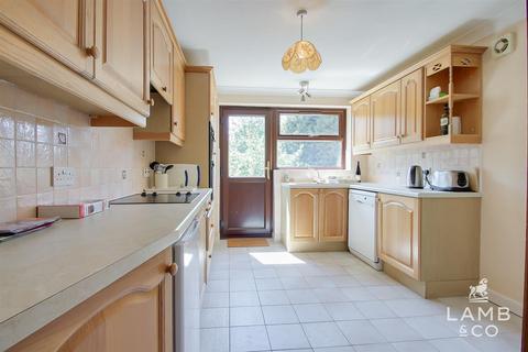3 bedroom detached bungalow for sale, Oakmead Road, Clacton-On-Sea CO16