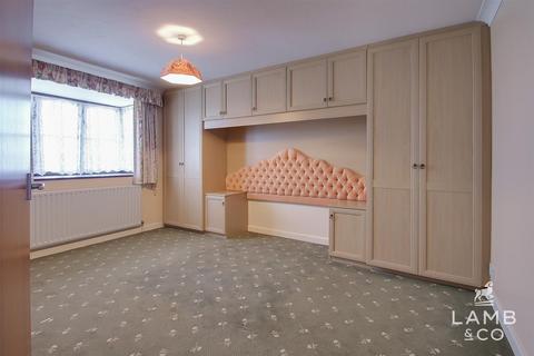 3 bedroom detached bungalow for sale, Oakmead Road, Clacton-On-Sea CO16
