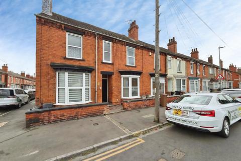 3 bedroom terraced house to rent, Sincil Bank, Lincoln, LN5