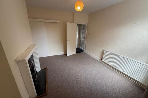 3 bedroom terraced house to rent, Sincil Bank, Lincoln, LN5