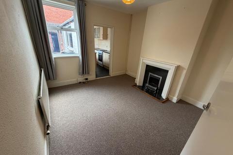 3 bedroom terraced house to rent, Sincil Bank, Lincoln, LN5
