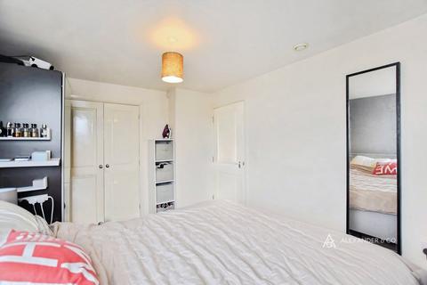 2 bedroom flat to rent, London Road, Bicester OX26