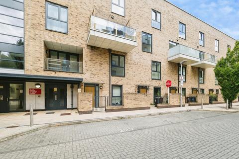 1 bedroom flat for sale, Parade Gardens, Chingford, E4
