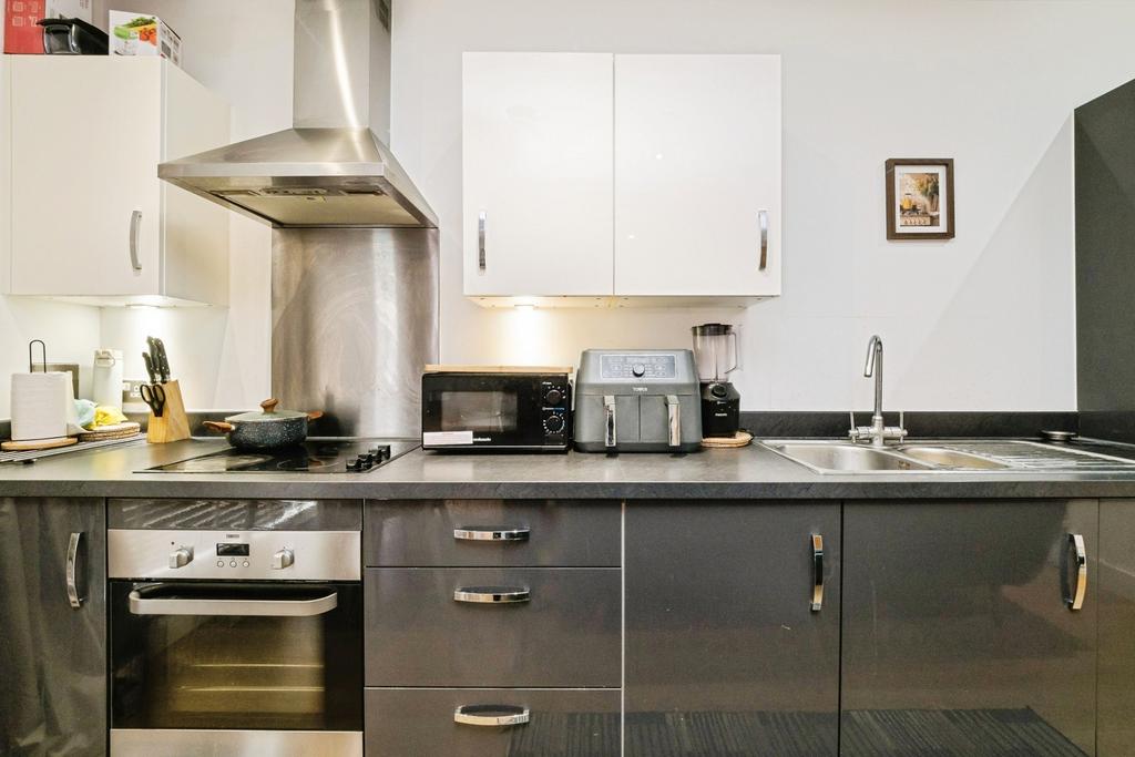 Apartment in Chingford - View 3