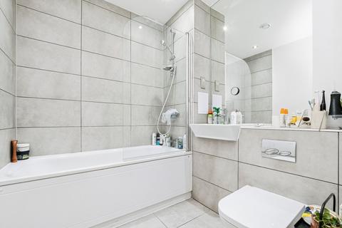 1 bedroom flat for sale, Parade Gardens, Chingford, E4