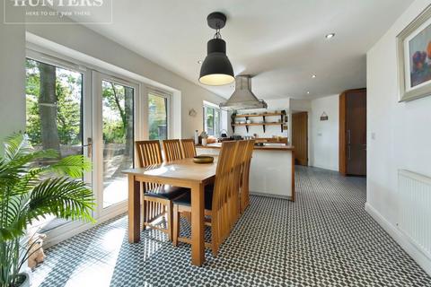 4 bedroom detached house for sale, Woodroyd Gardens , Wood Walk, Wombwell