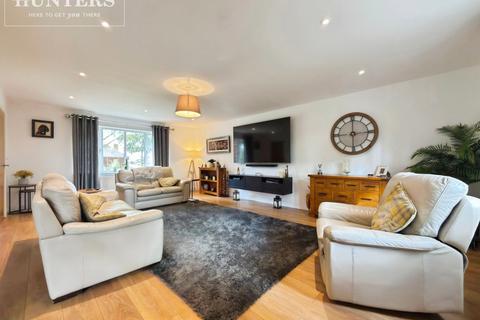 4 bedroom detached house for sale, Woodroyd Gardens , Wood Walk, Wombwell