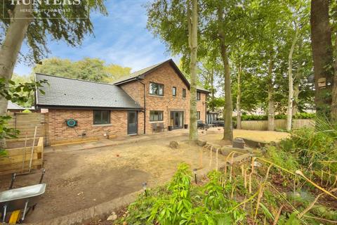 4 bedroom detached house for sale, Woodroyd Gardens , Wood Walk, Wombwell