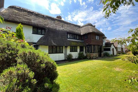 2 bedroom apartment for sale, Pinewoods, Bexhill-on-Sea, TN39