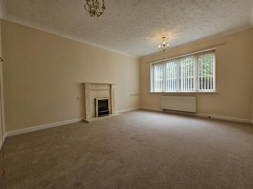 House in Solihull, Ulverley Green - View 4