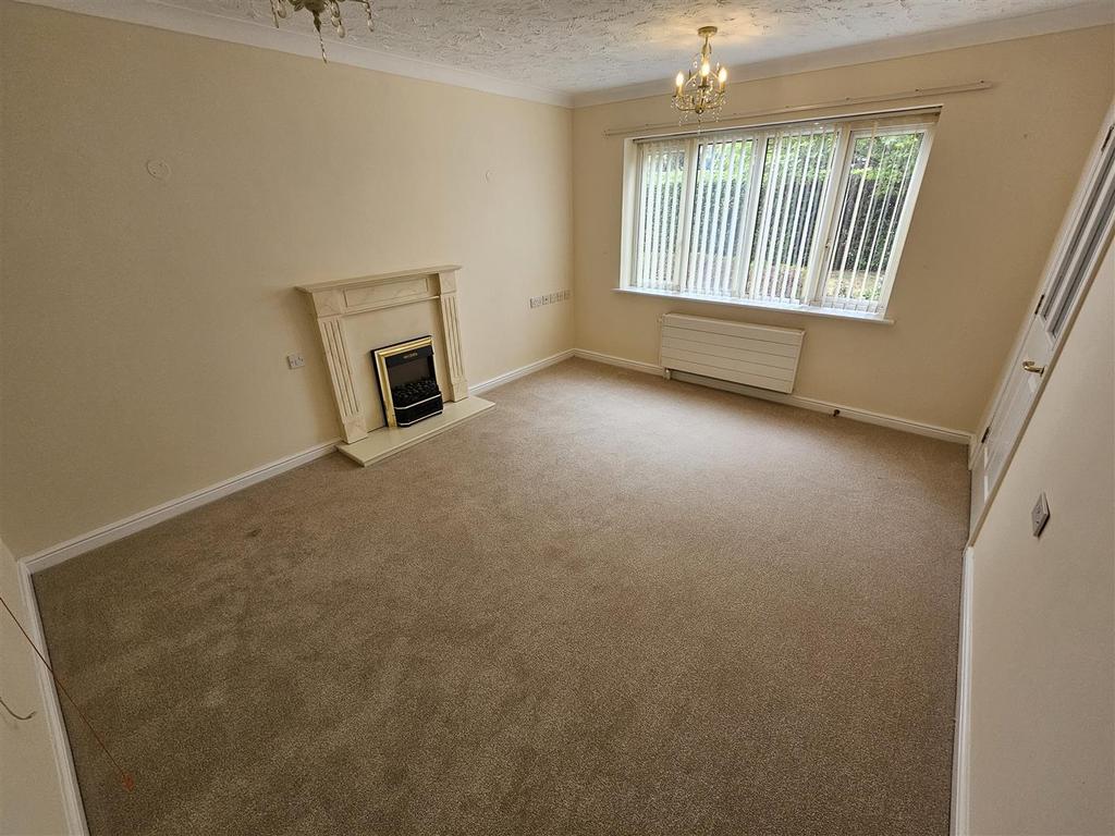 House in Solihull, Ulverley Green - View 5