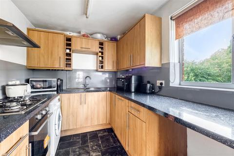 2 bedroom flat for sale, Homefield Park, Sutton
