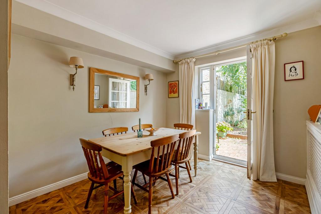 House in London - View 2