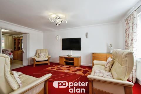 4 bedroom detached house for sale, Heol Y Deri, Aberdare
