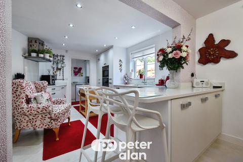 4 bedroom detached house for sale, Heol Y Deri, Aberdare