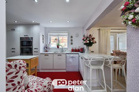 4 bedroom detached house for sale, Heol Y Deri, Aberdare