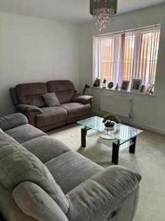3 bedroom semi-detached house to rent, Ullswater Road, Crawley RH10