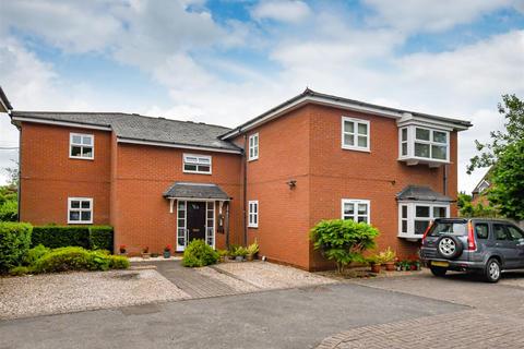 2 bedroom flat for sale, Maypole Court, Gravel Hill, Wombourne, Wolverhampton