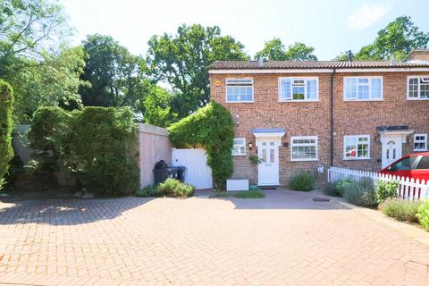 Darley Close, Shirley