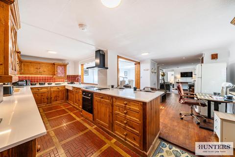 2 bedroom bungalow for sale, Occupation Lane, London
