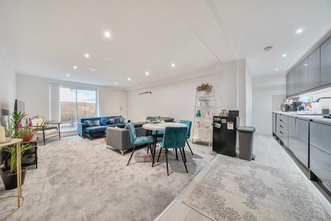 3 bedroom flat to rent, Shad Thames, London, SE1