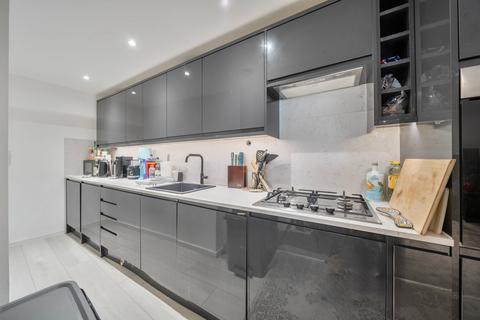 3 bedroom flat to rent, Shad Thames, London, SE1